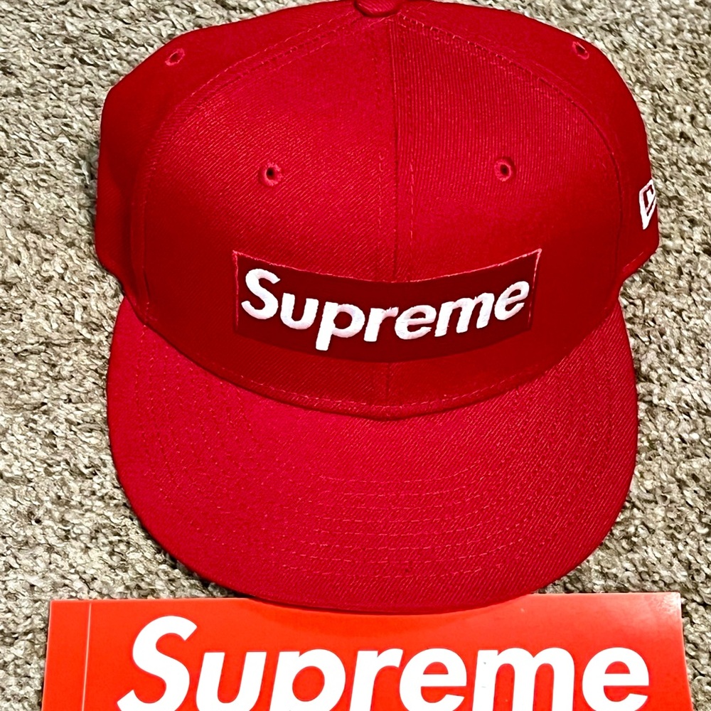 Supreme Classic Red Hat